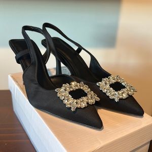 BLACK SLINGBACKS
